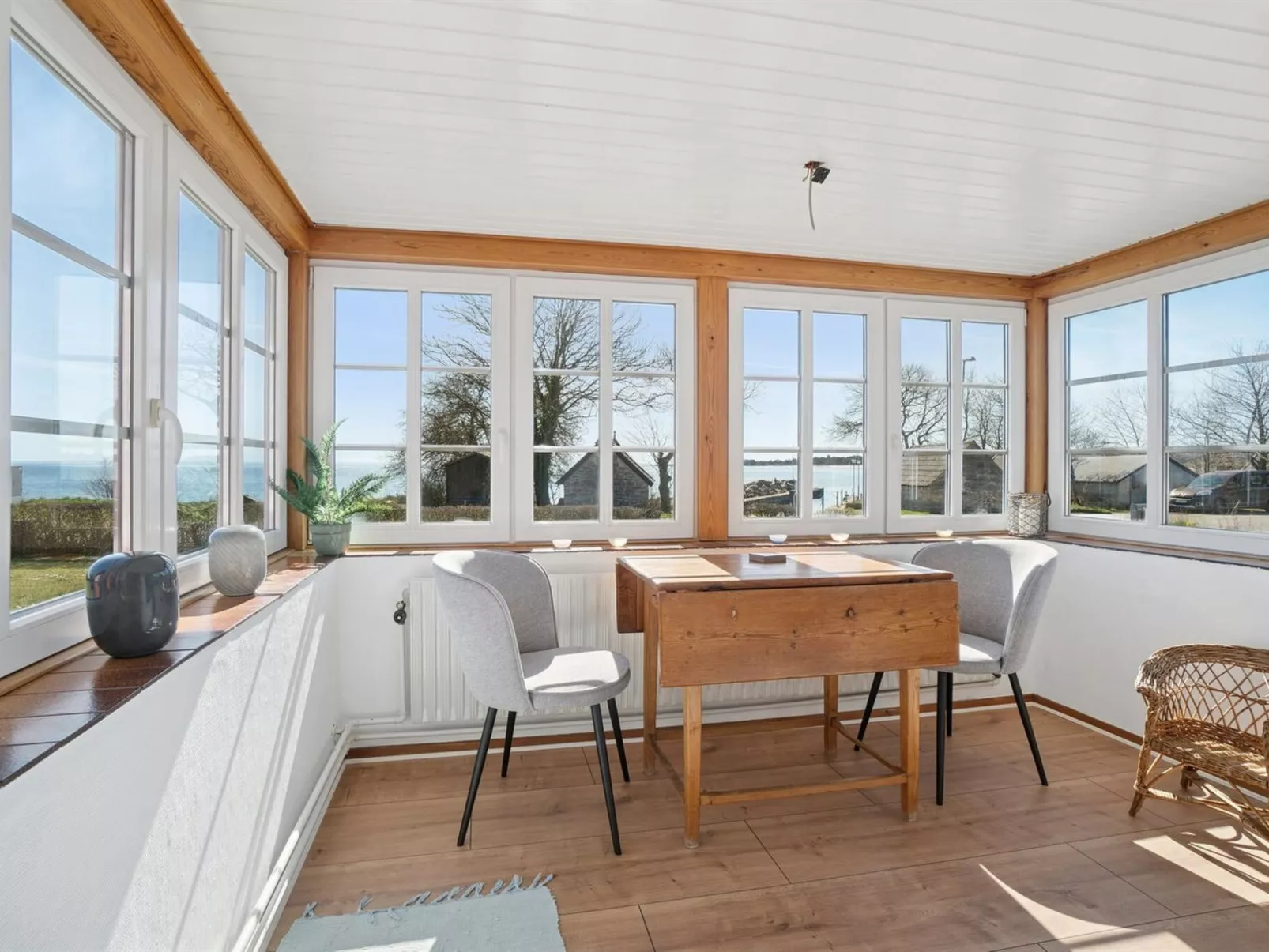 "Hakon" - 40m from the sea-Binnen