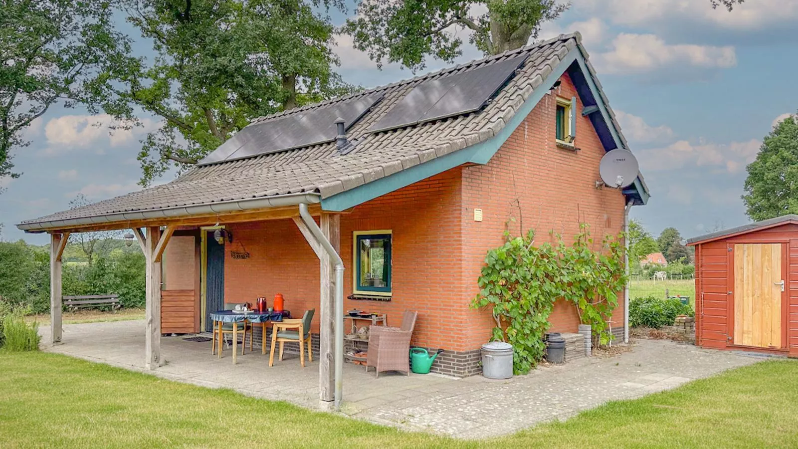 Het Bunt-Buitenkant zomer