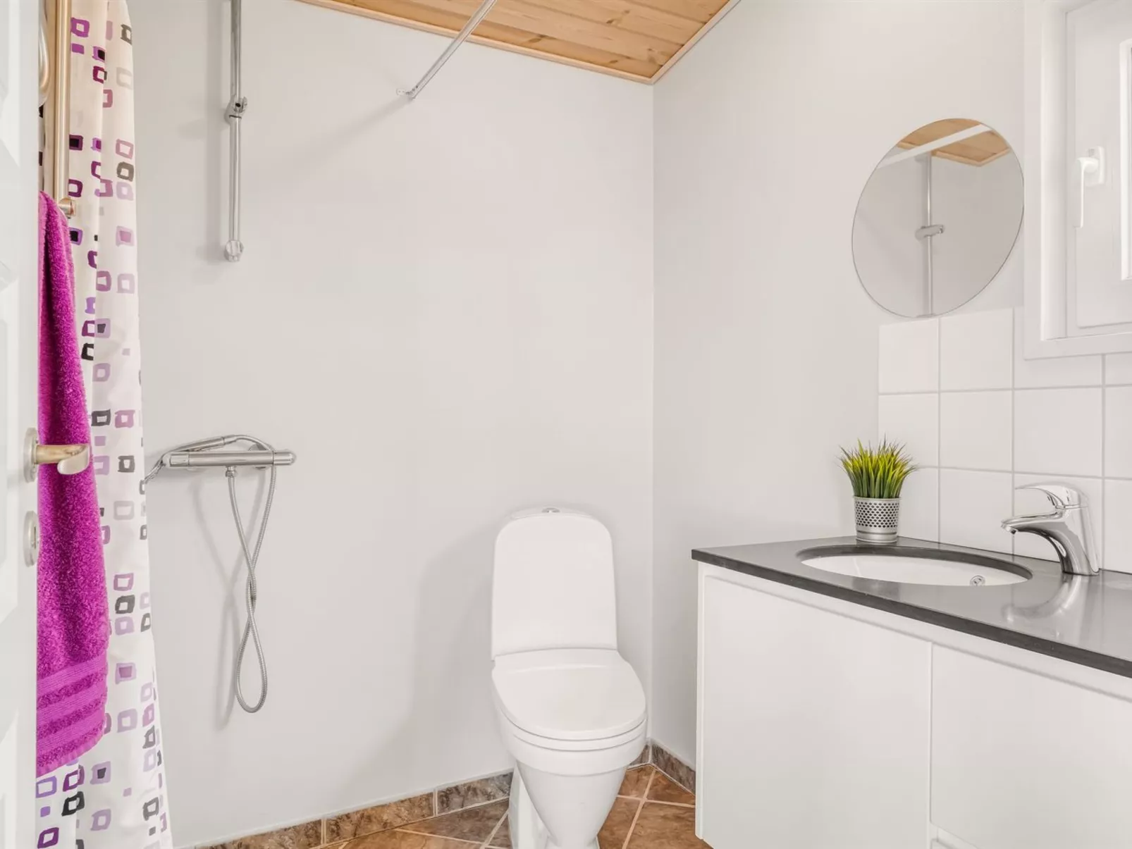 "Nyalle" - 50m to the fjord-Binnen