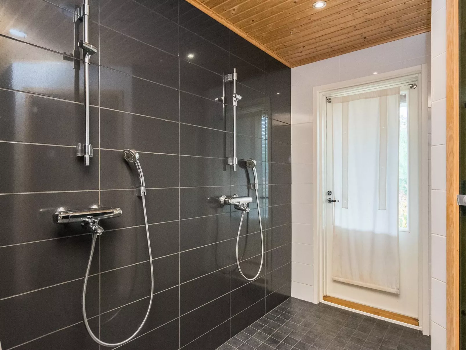 4 seasons b 2-Binnen