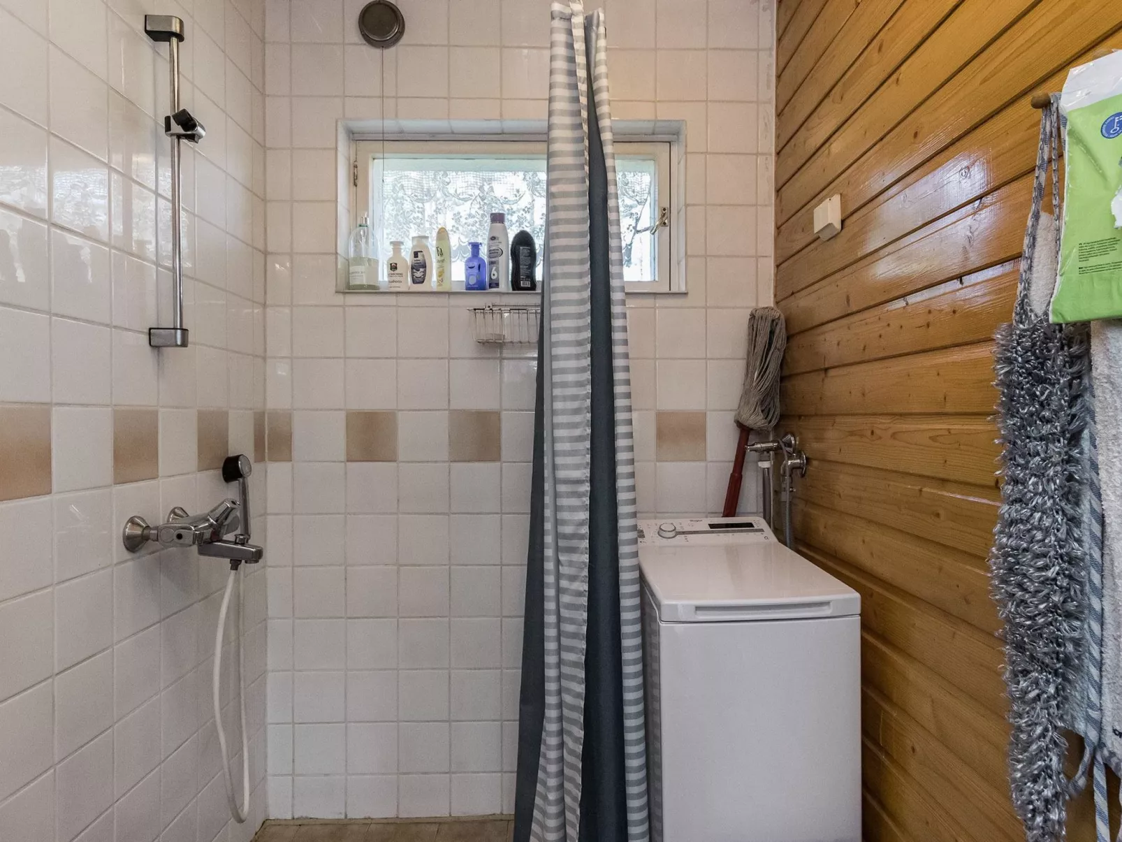 Mäkelän vierastalo-Binnen