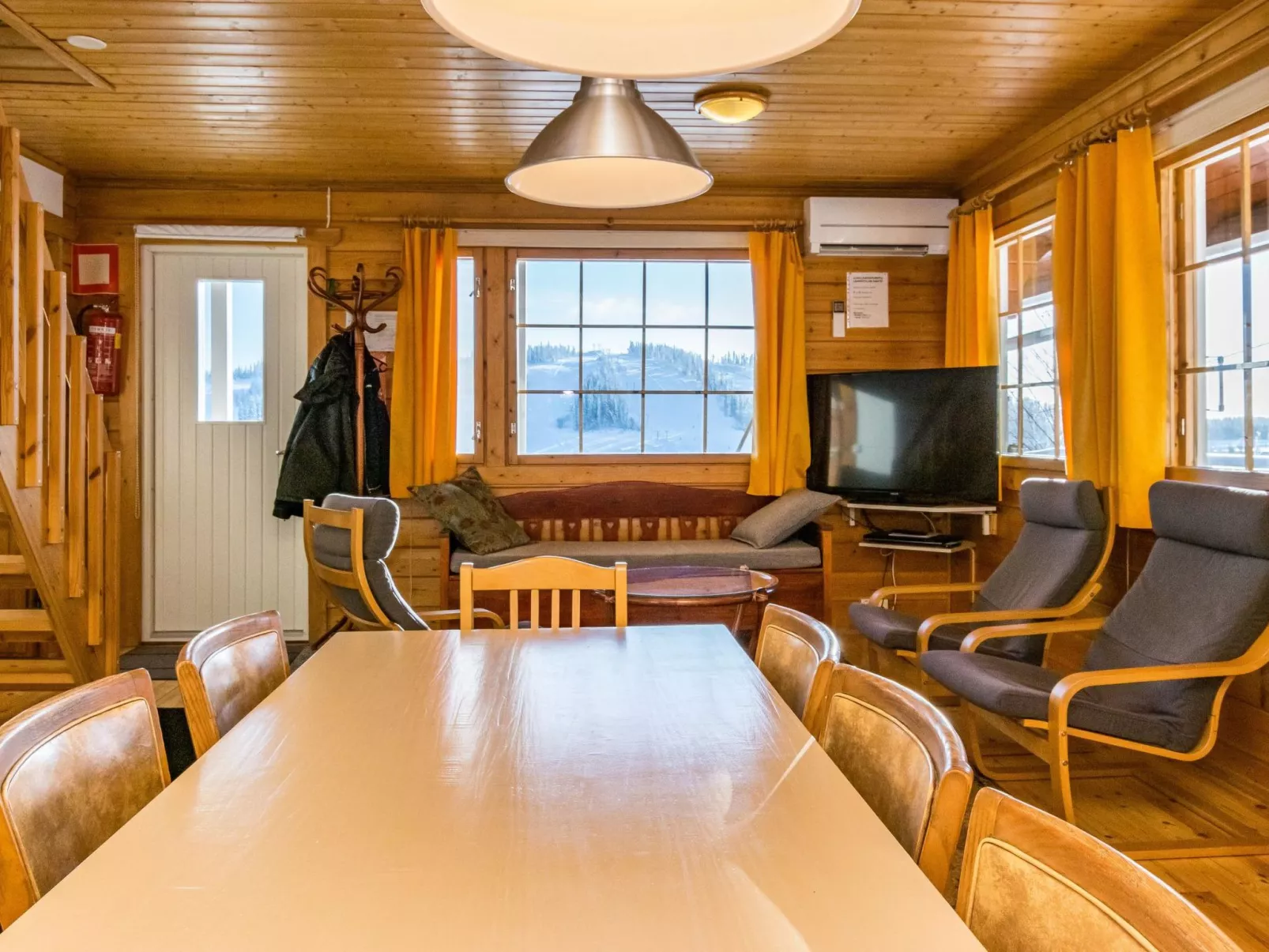 Alppikylä 1a paritalo-Binnen