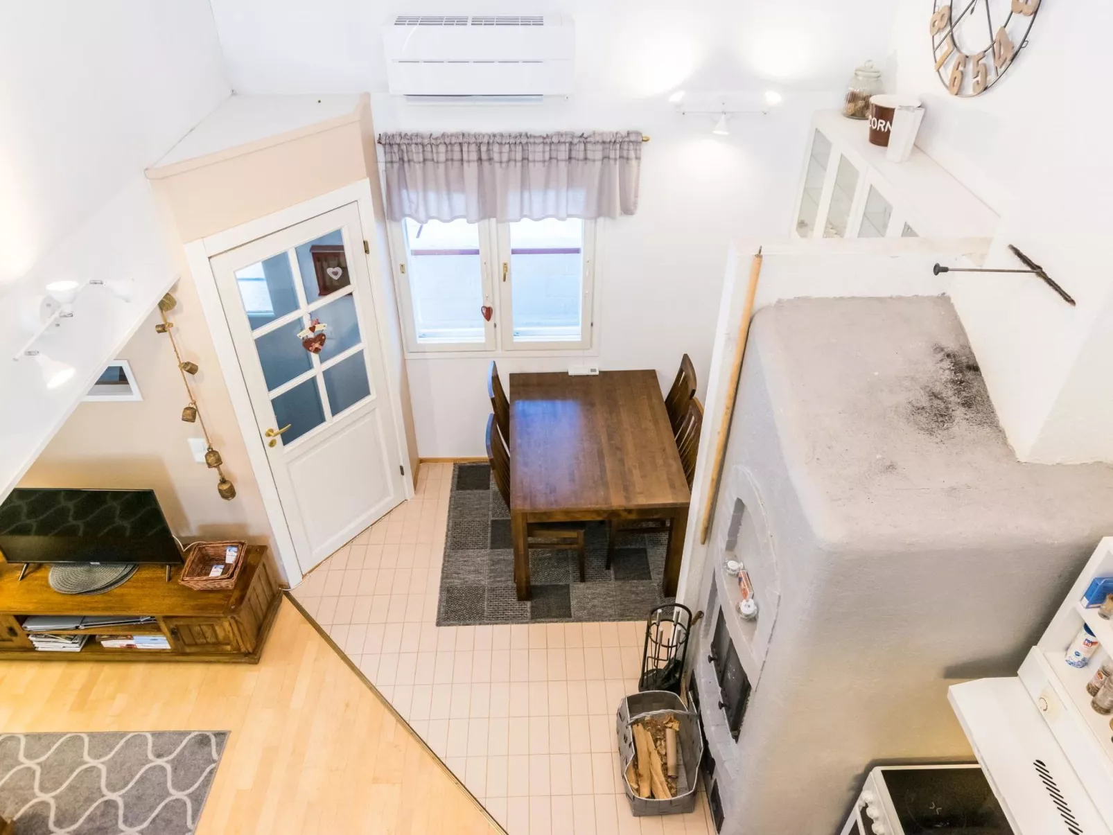 Hallantytär b4 paritalo-Binnen