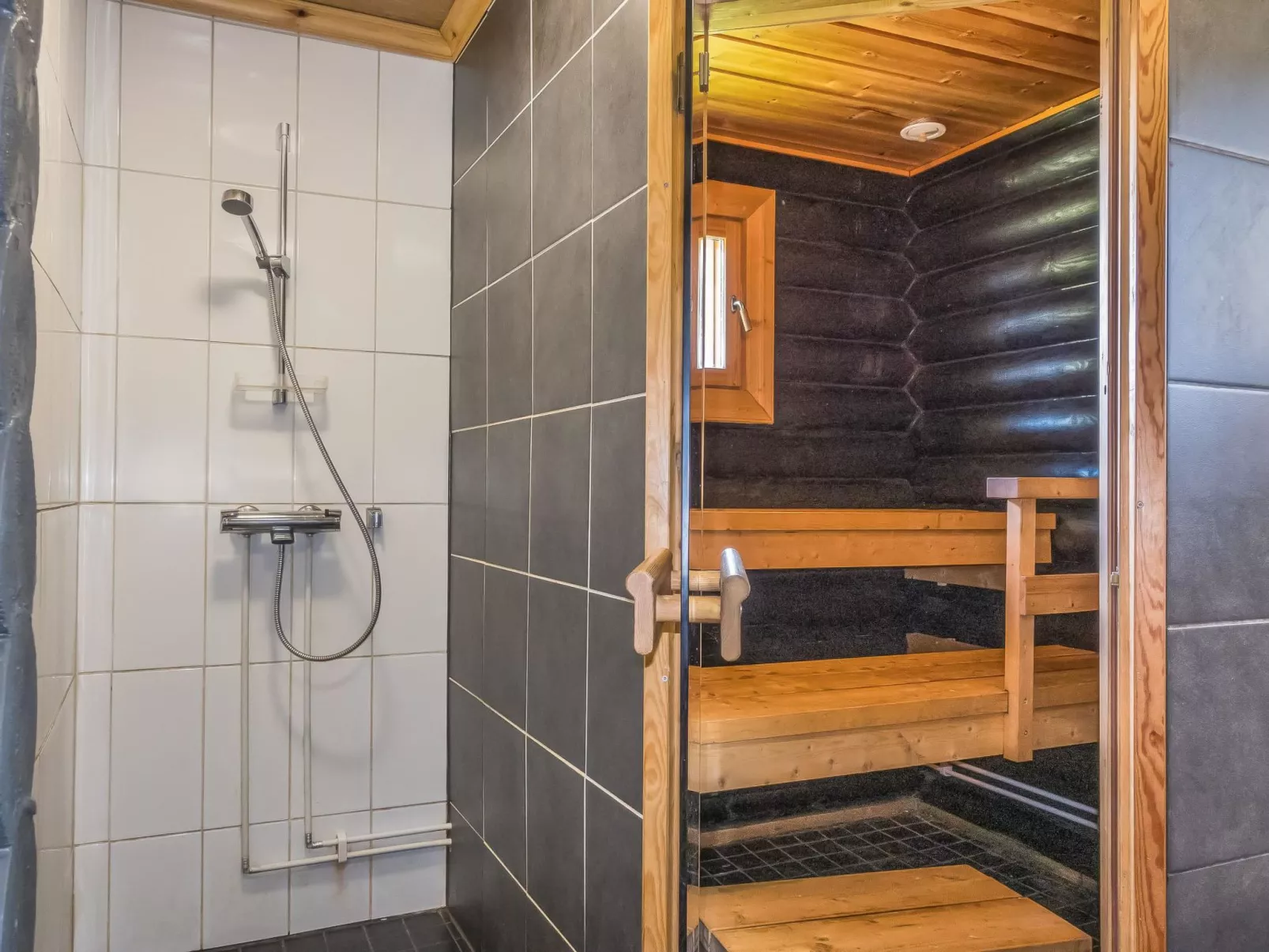 Aamunkoin rantatupa-Binnen