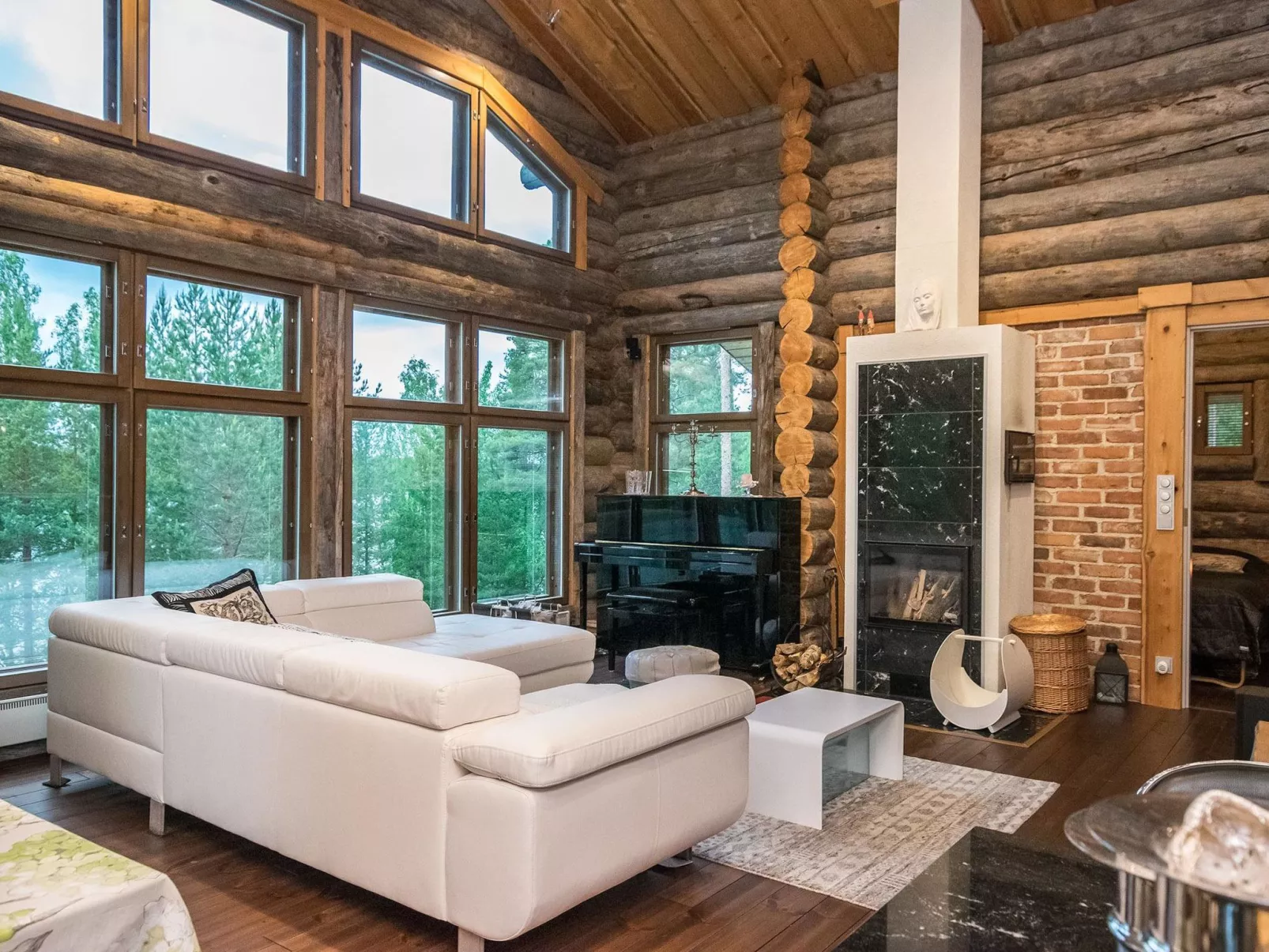 Villa sieponpesä-Binnen