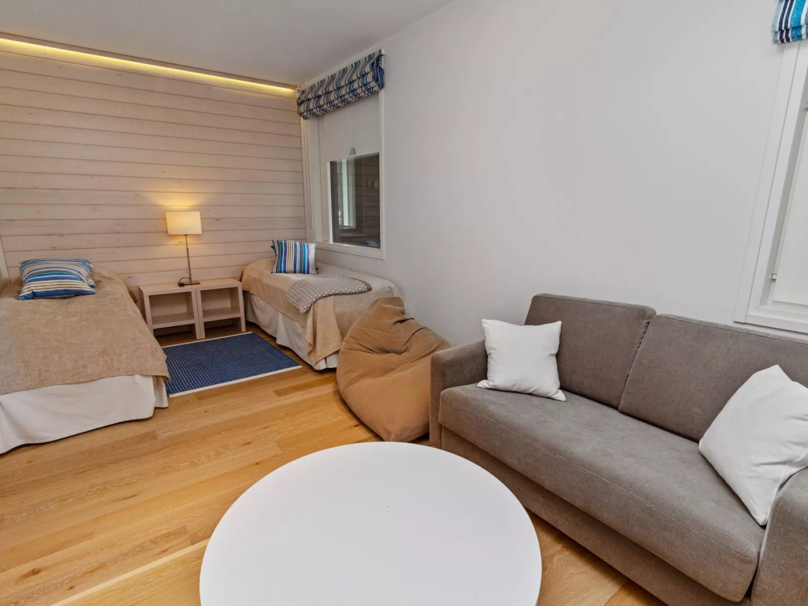 Holy lake chalet a-Binnen