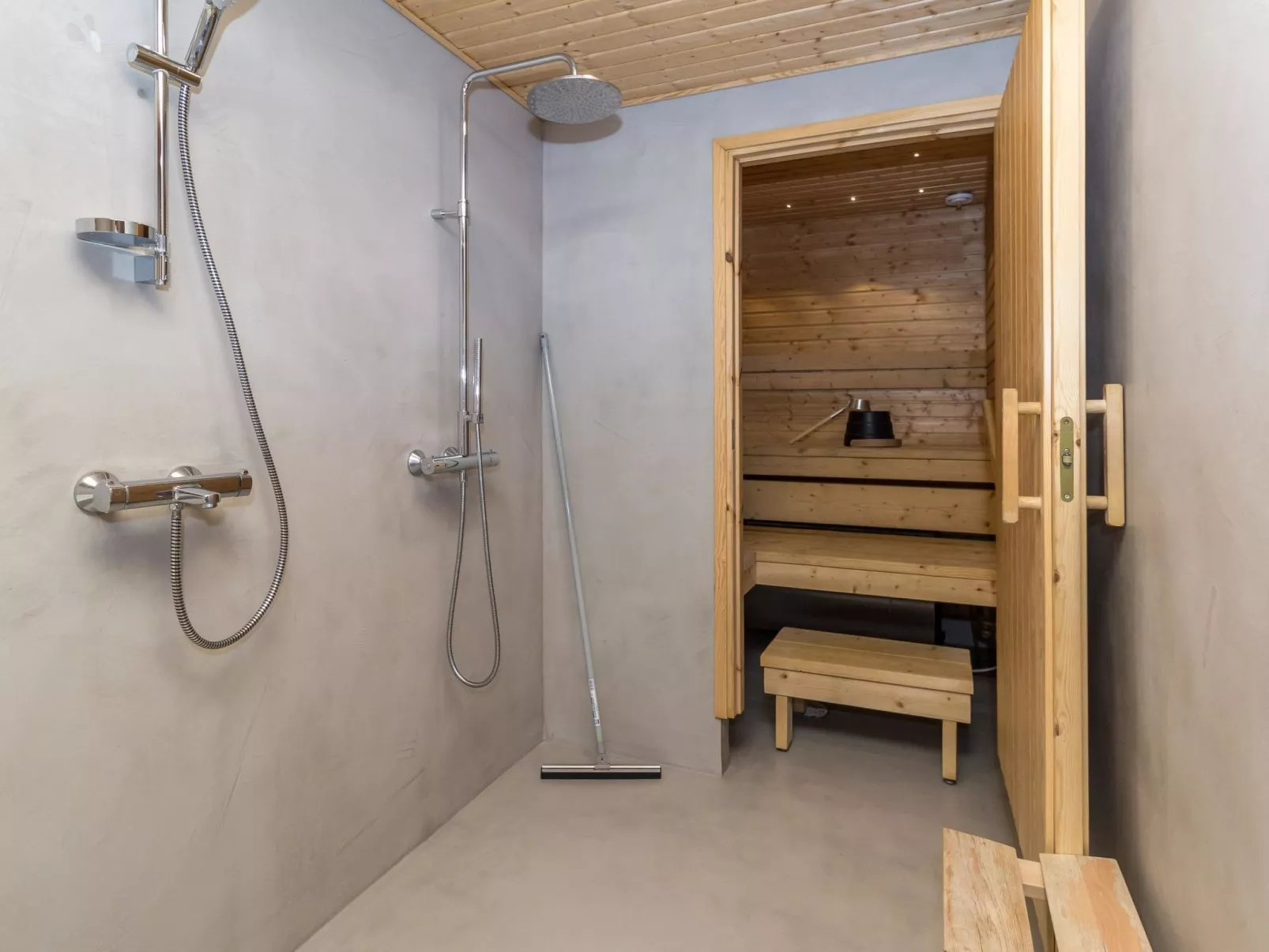 Villa plywood-Binnen