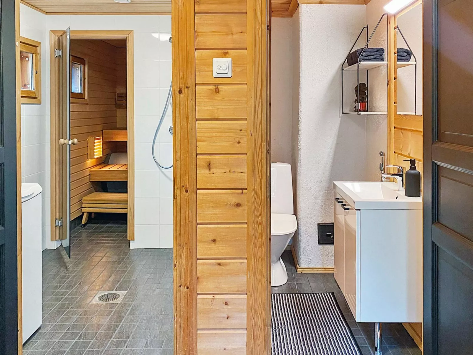 Uolevintie 39b-Binnen