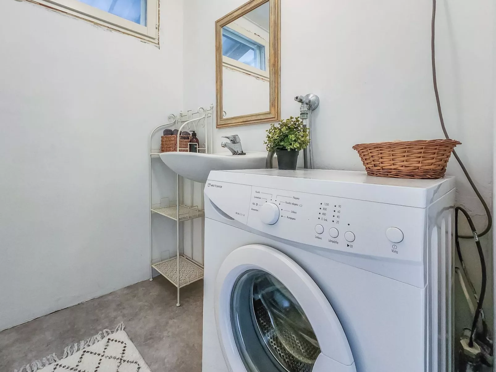 Artturin mökki-Binnen