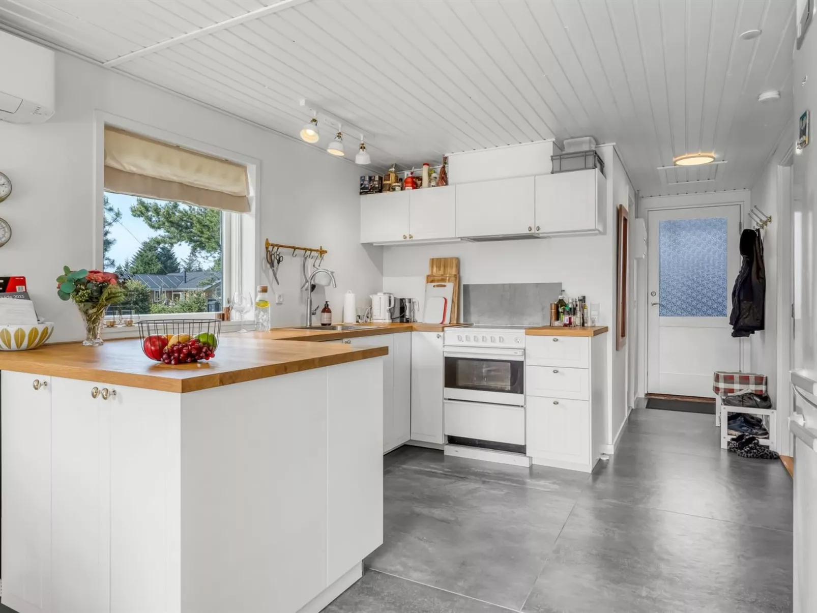 "Toralf" -  from the sea-Binnen