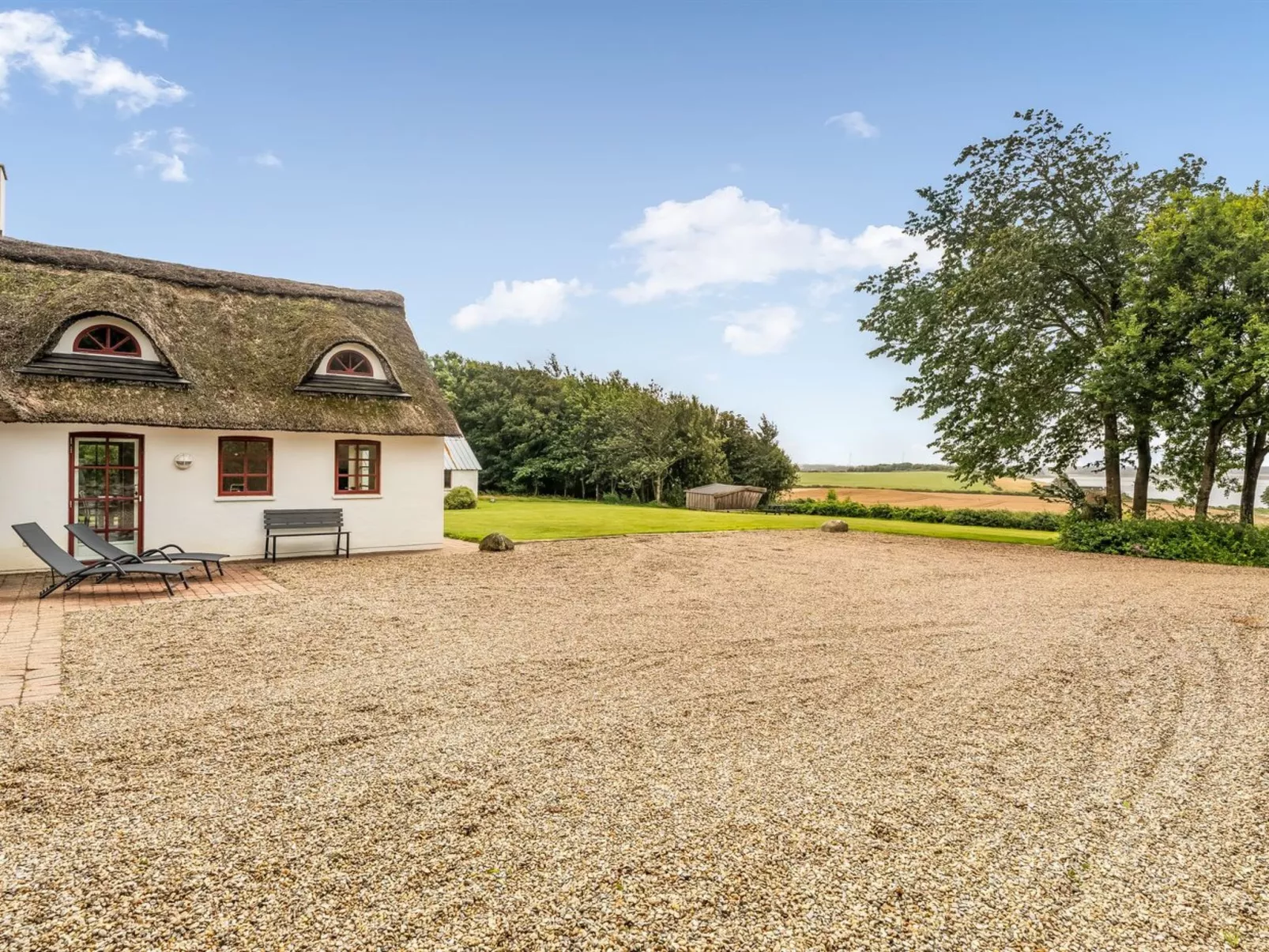 "Åsta" - 400m to the fjord-Buiten