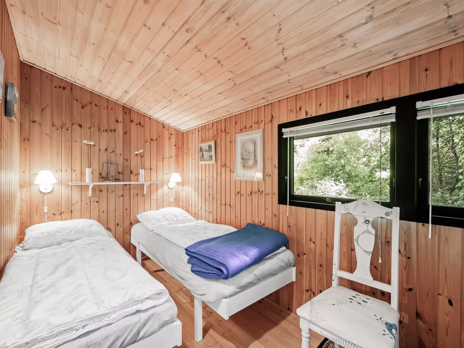 "Tenaya" - 200m to the fjord-Binnen