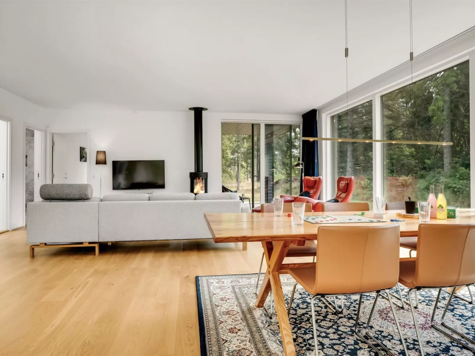 "Jonas" -  from the sea-Binnen