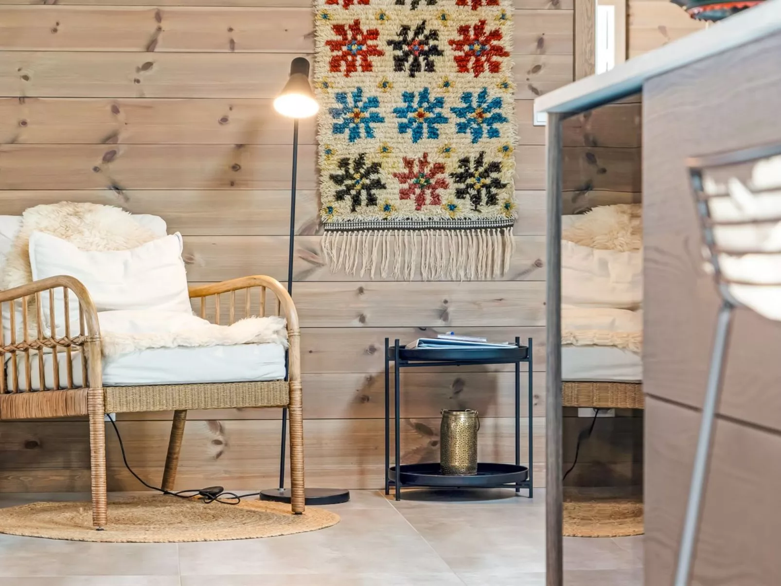 "Arbnora" -  from the sea-Binnen