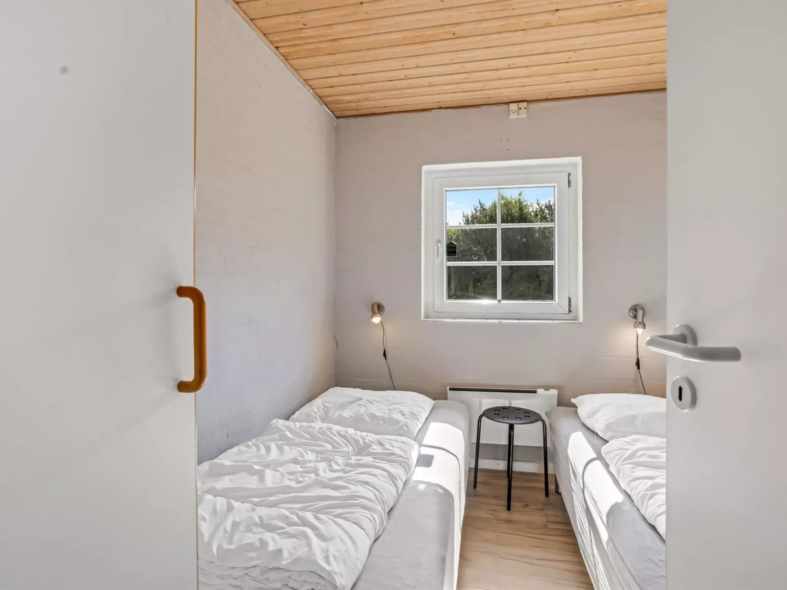 "Tara" - 900m from the sea-Binnen