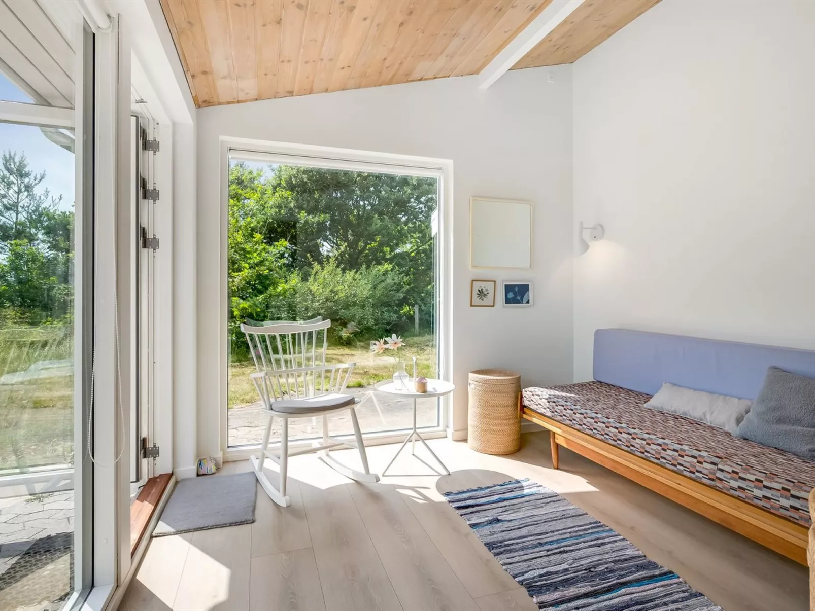 "Donka" - 25m from the sea-Binnen