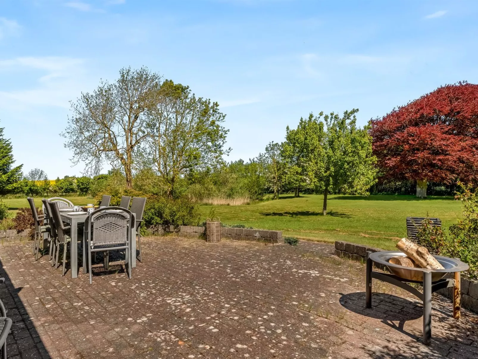 "Elia" - 5km to the fjord-Buiten