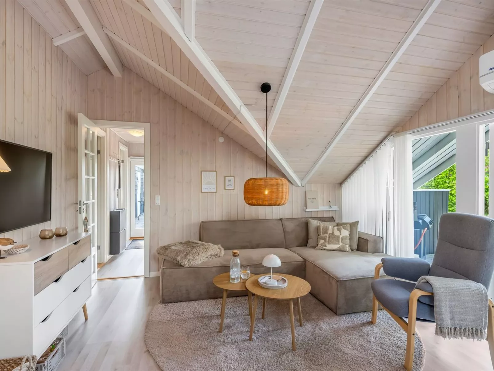 "Tara" - 450m from the sea-Binnen