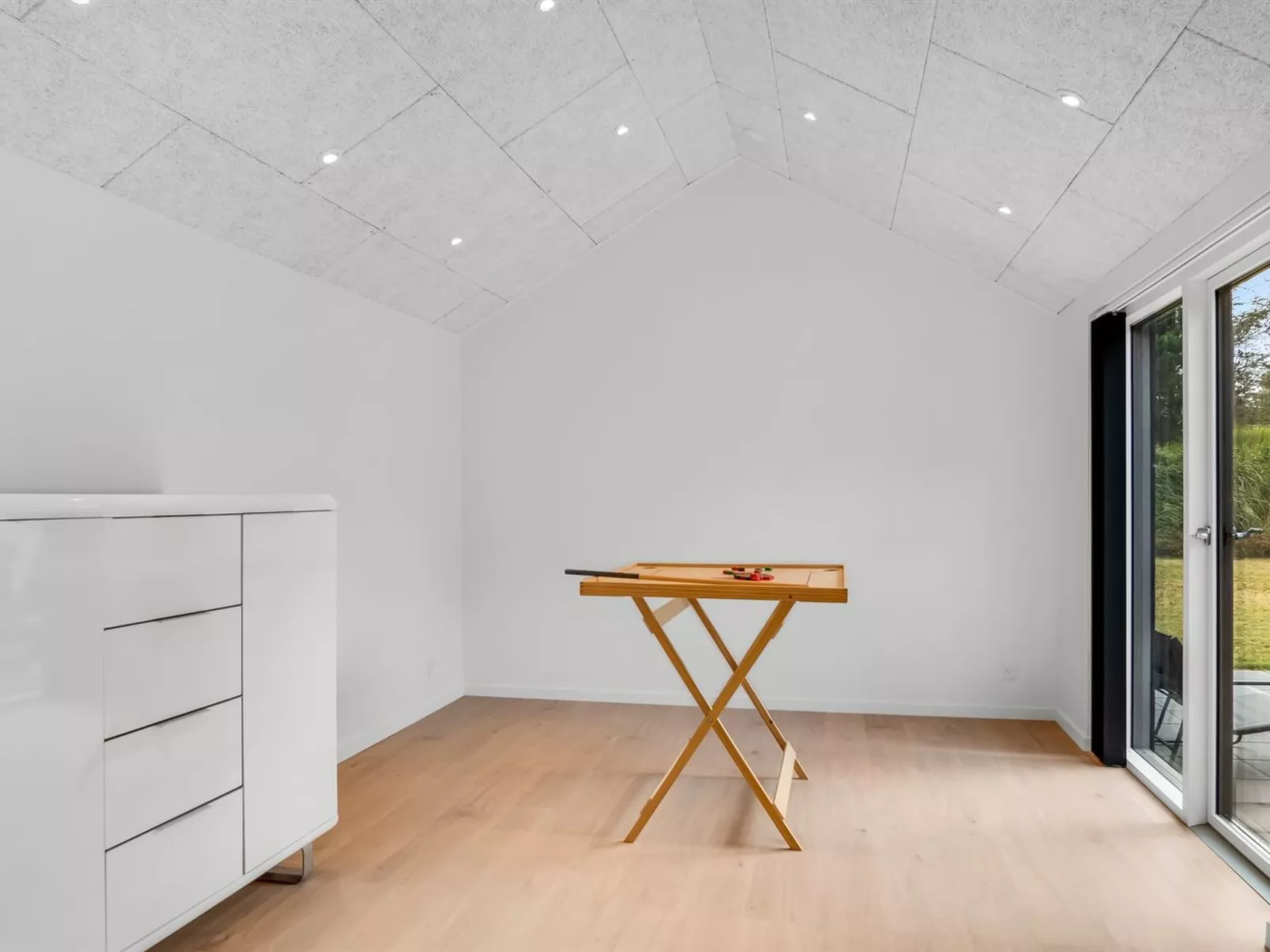 "Abiorn" -  from the sea-Binnen