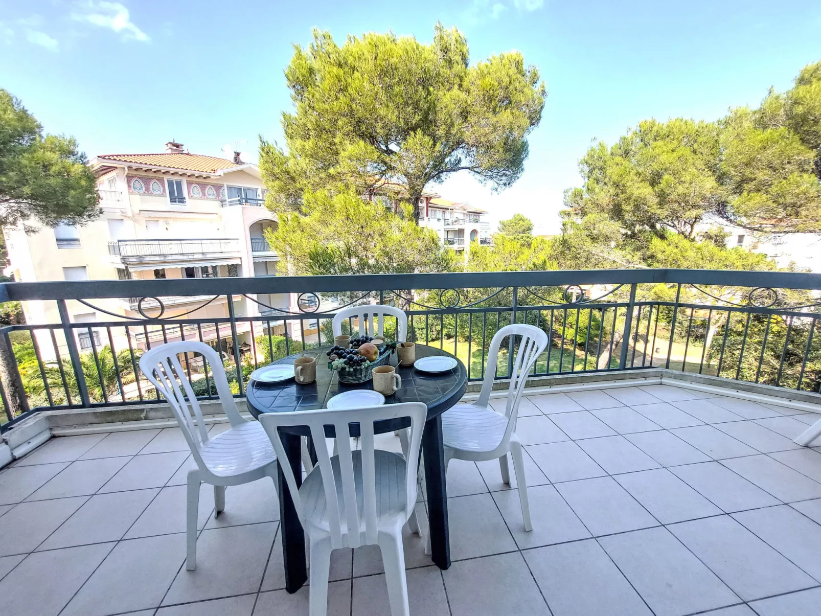 Le Grand Parc-Buiten