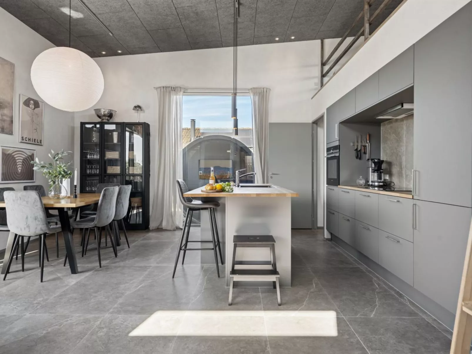 "Elvie" - 150m from the sea-Binnen