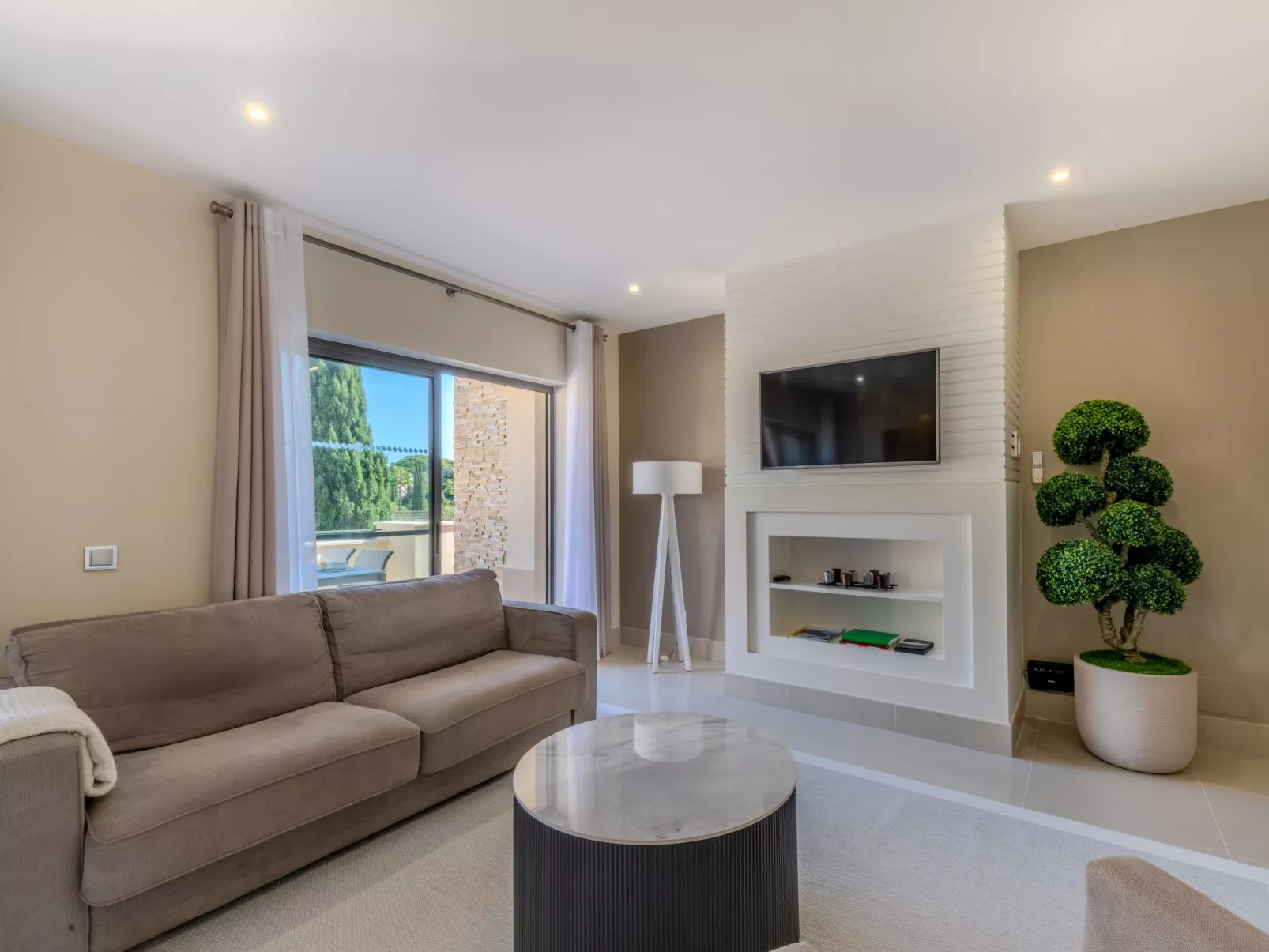 Pine Hills Diadema-Binnen