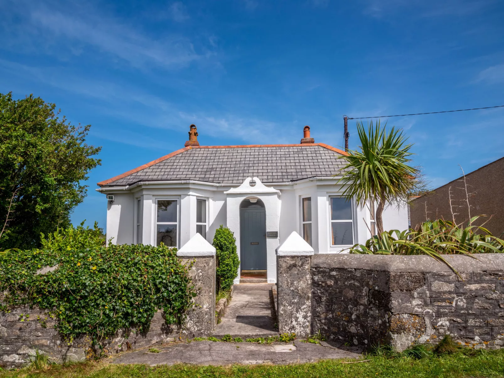 Western Watch-Buiten