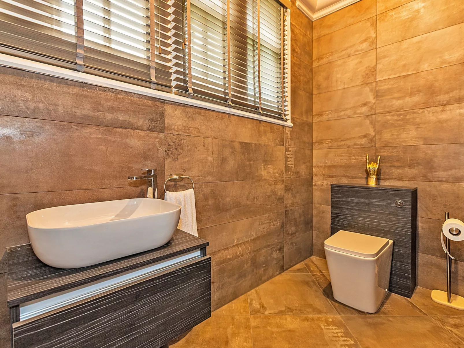 Ttich Manor Retreat-Binnen