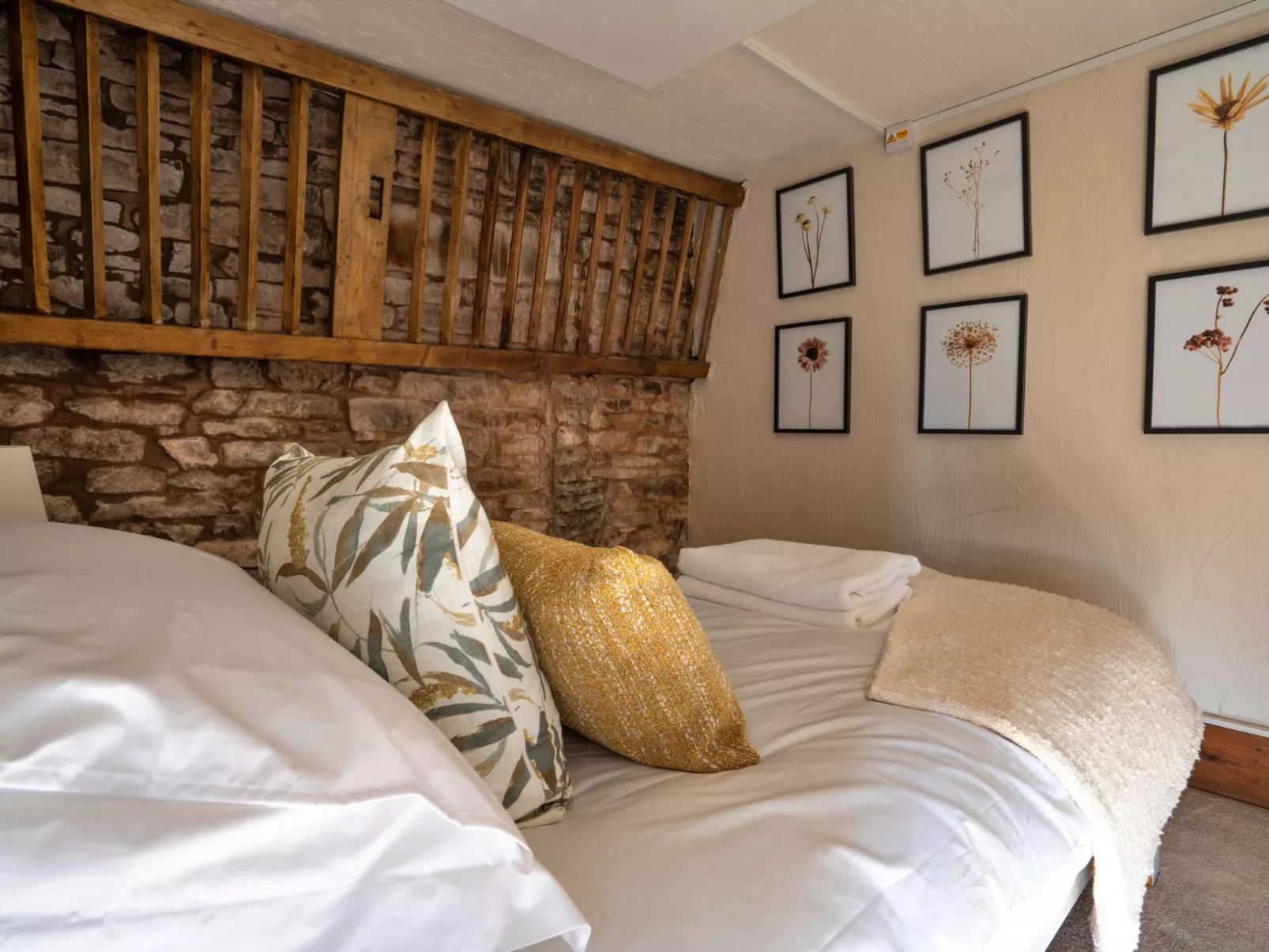 Middle Barn at Blackclough Farm-Binnen