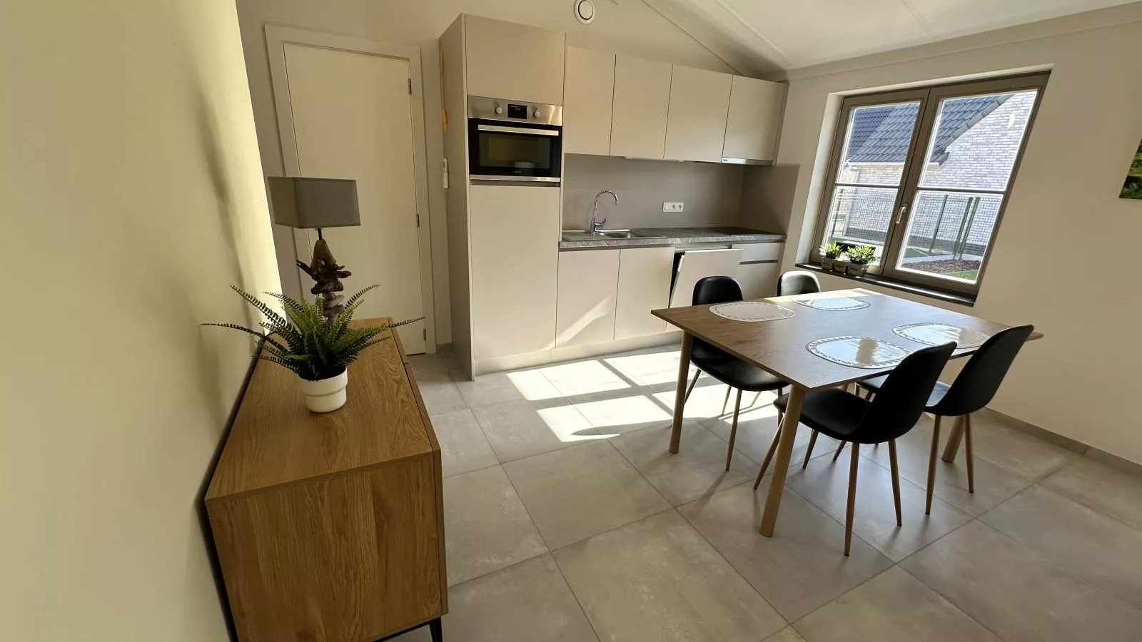 Westhinder II H18-Eetkamer