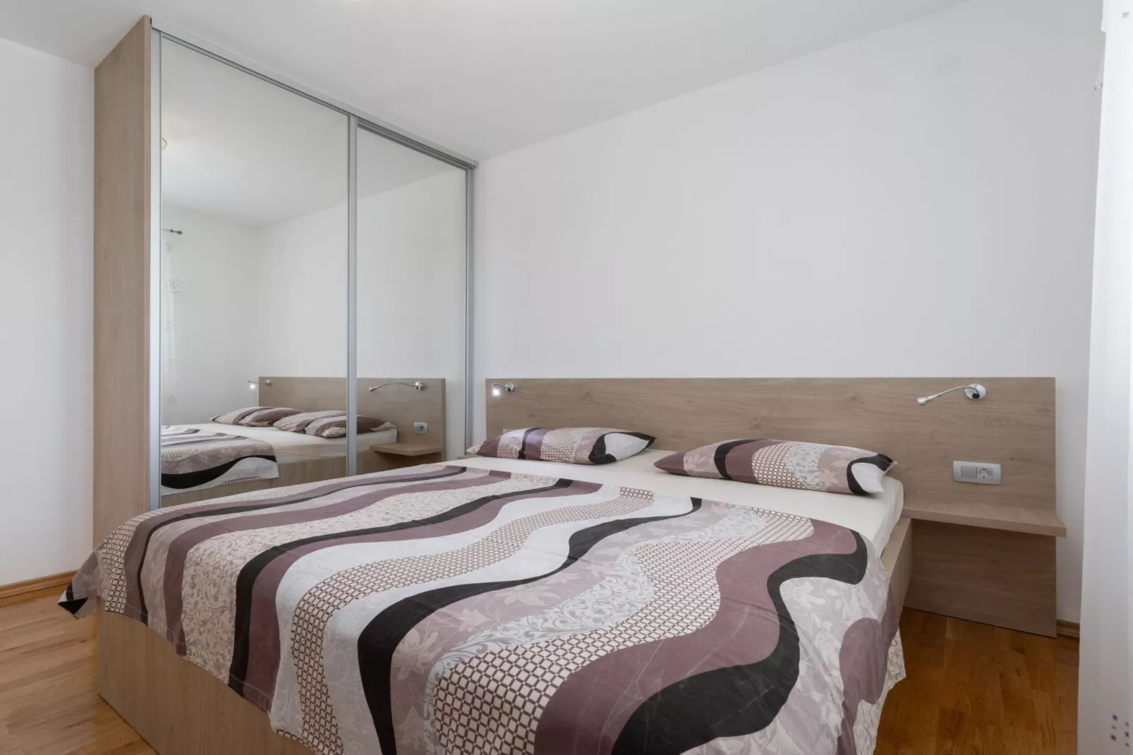 Modern Villa with Pool-Slaapkamer