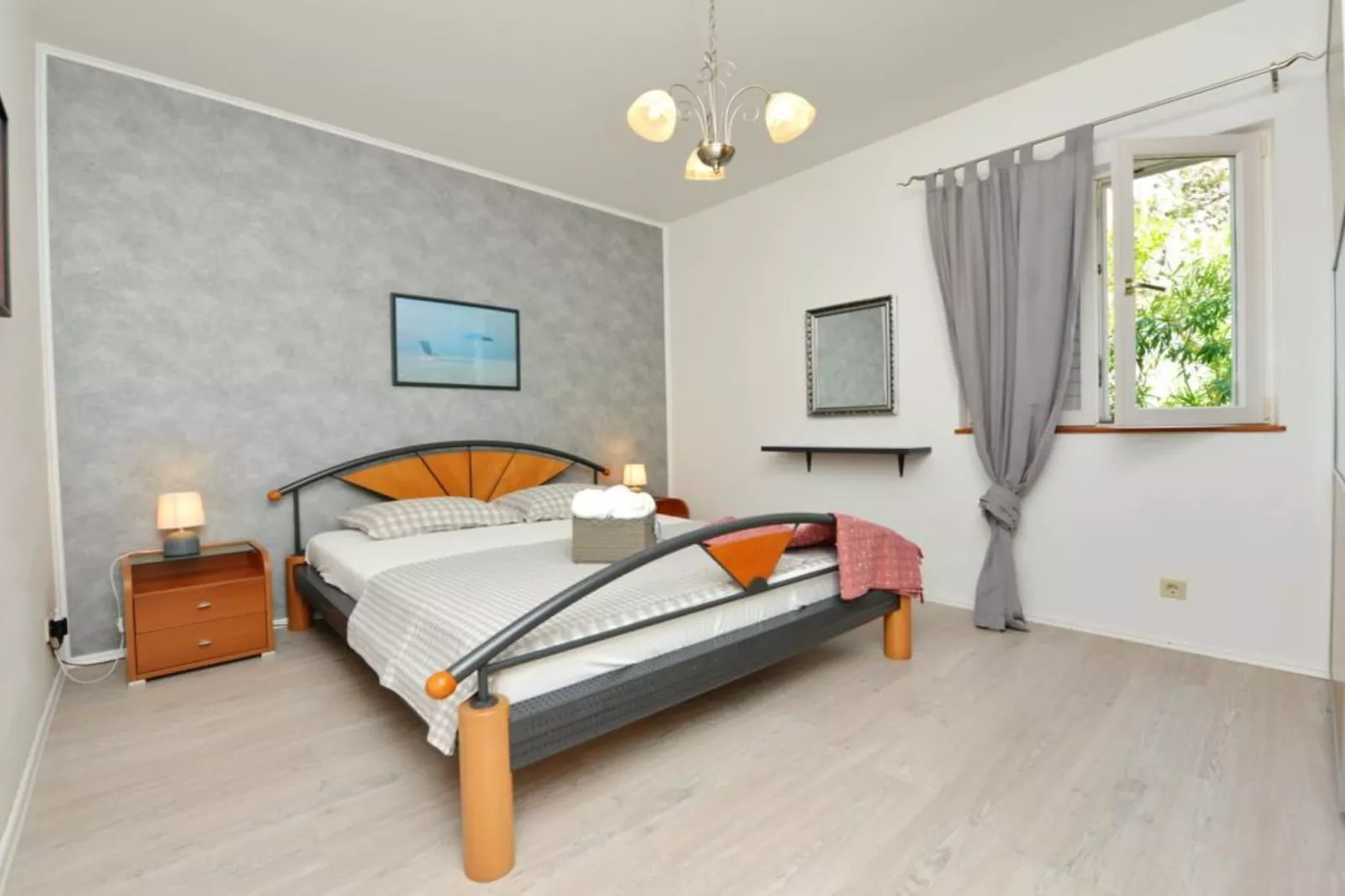 Two-Bedroom Apartment (Kadulja)-Slaapkamer