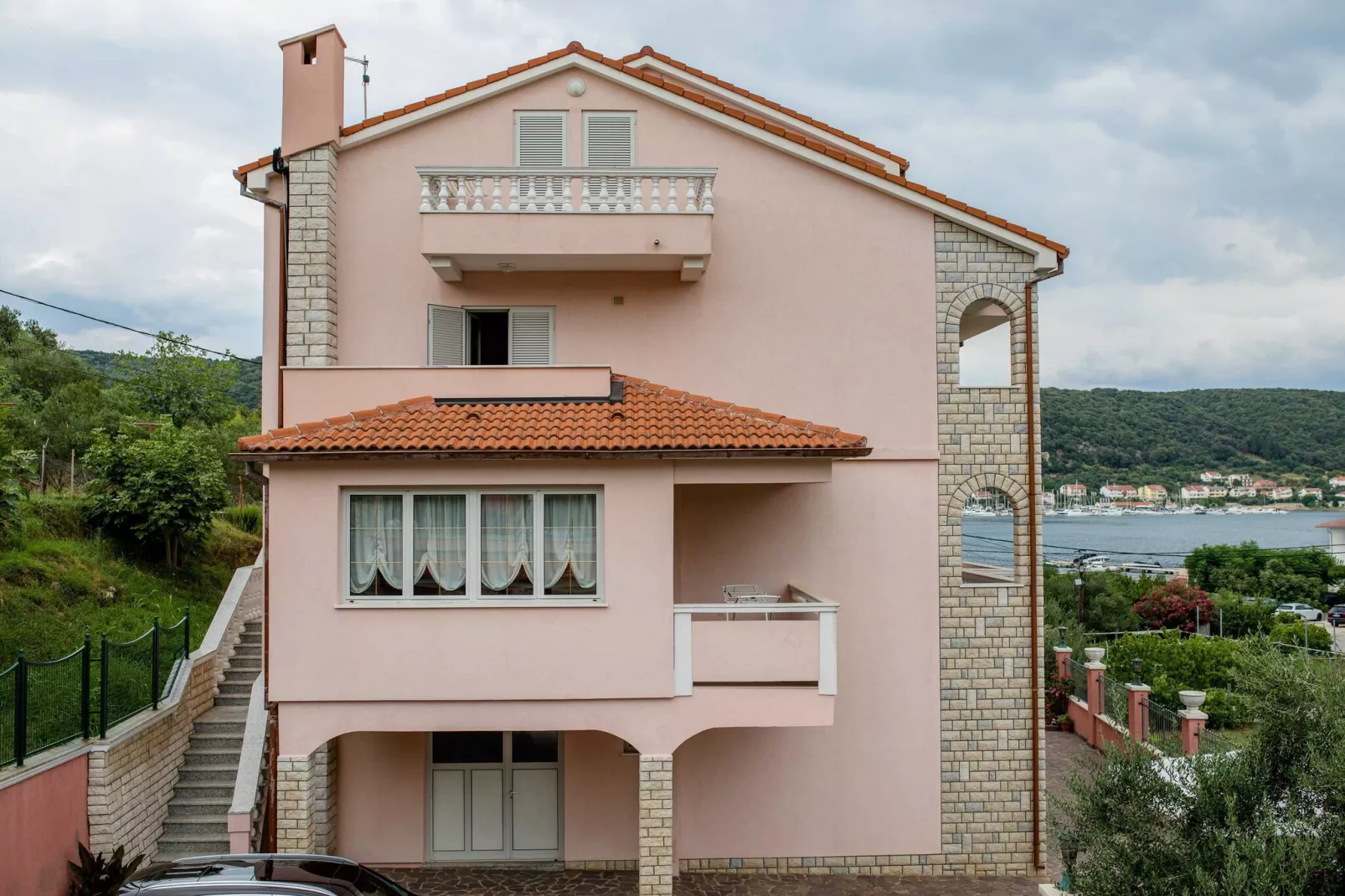 Guest House Villa Anggela - Double Room with Balcony and Sea View (BR3)-Buitenlucht