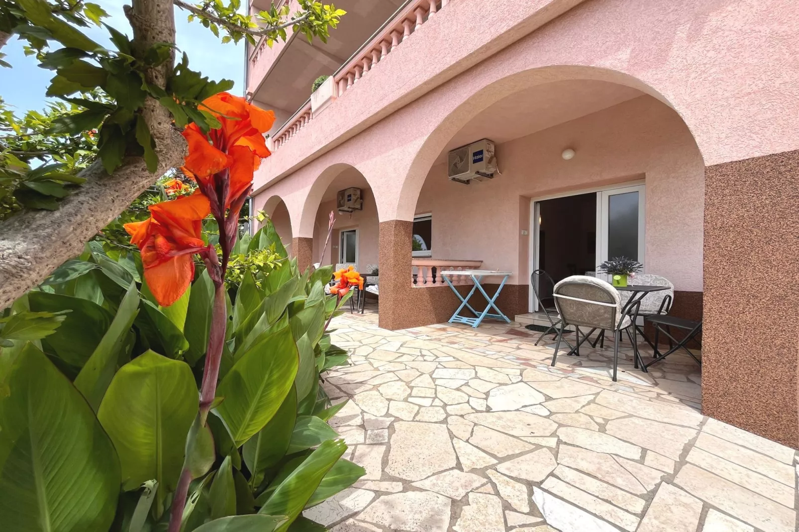 Apartments Butković - One Bedroom Apartment (A2)-Buitenlucht