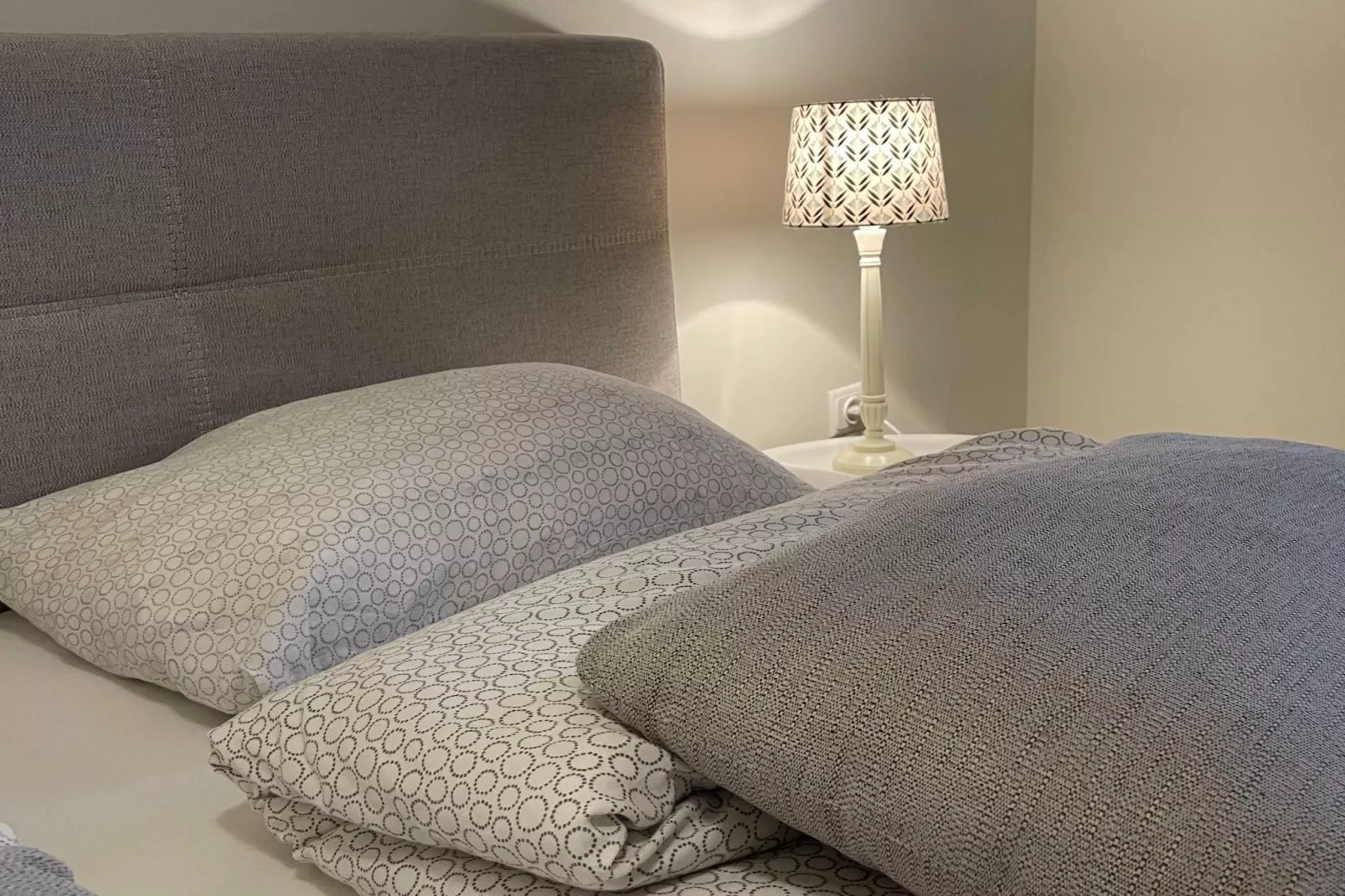 Rustic and Radiant Retreat Apartments with Terrace - Classic One Bedroom Apartment with Terrace (owner app 12)-Slaapkamer