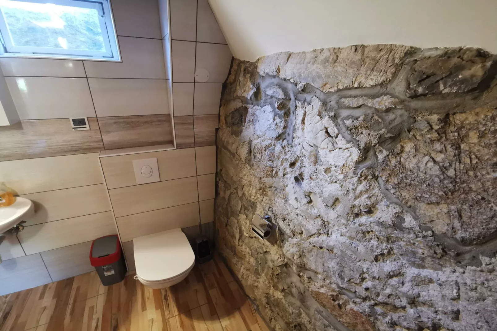 Visnja Gora Meadow Hideaway with Terrace - One Bedroom Cottage with Terrace (owner Hiška na skalci)-Badkamer