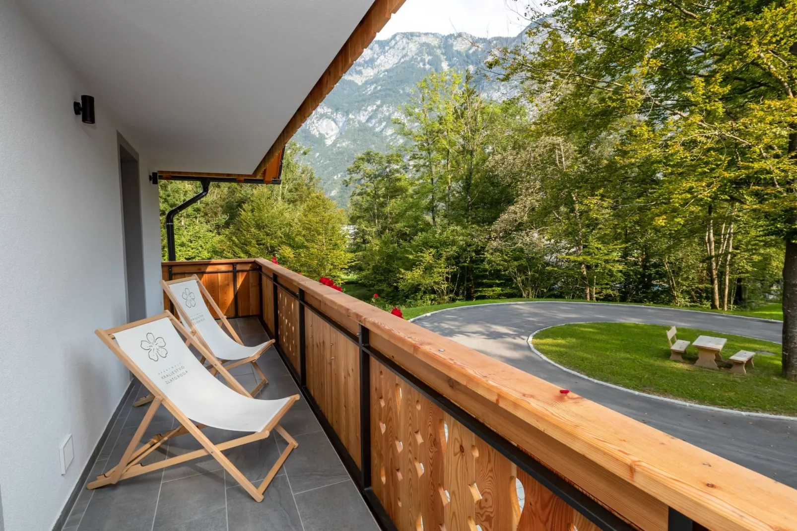 The Woodland Nook Apartments Bohinj - Two Bedroom Apartment with Balcony (owner A)-Terrasbalkon