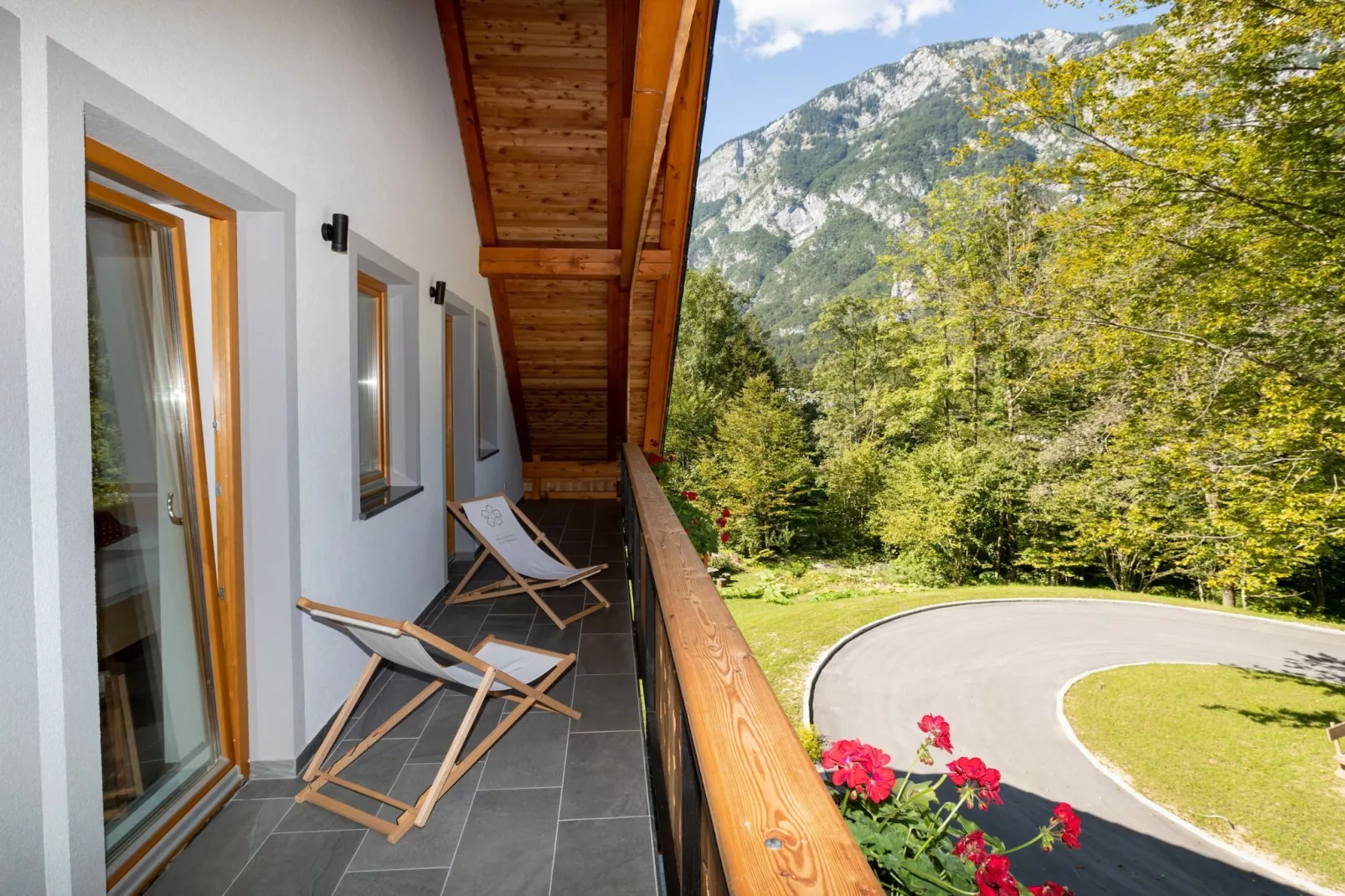 The Woodland Nook Apartments Bohinj - Standard Two Bedroom Apartment with Balcony (owner D)-Terrasbalkon