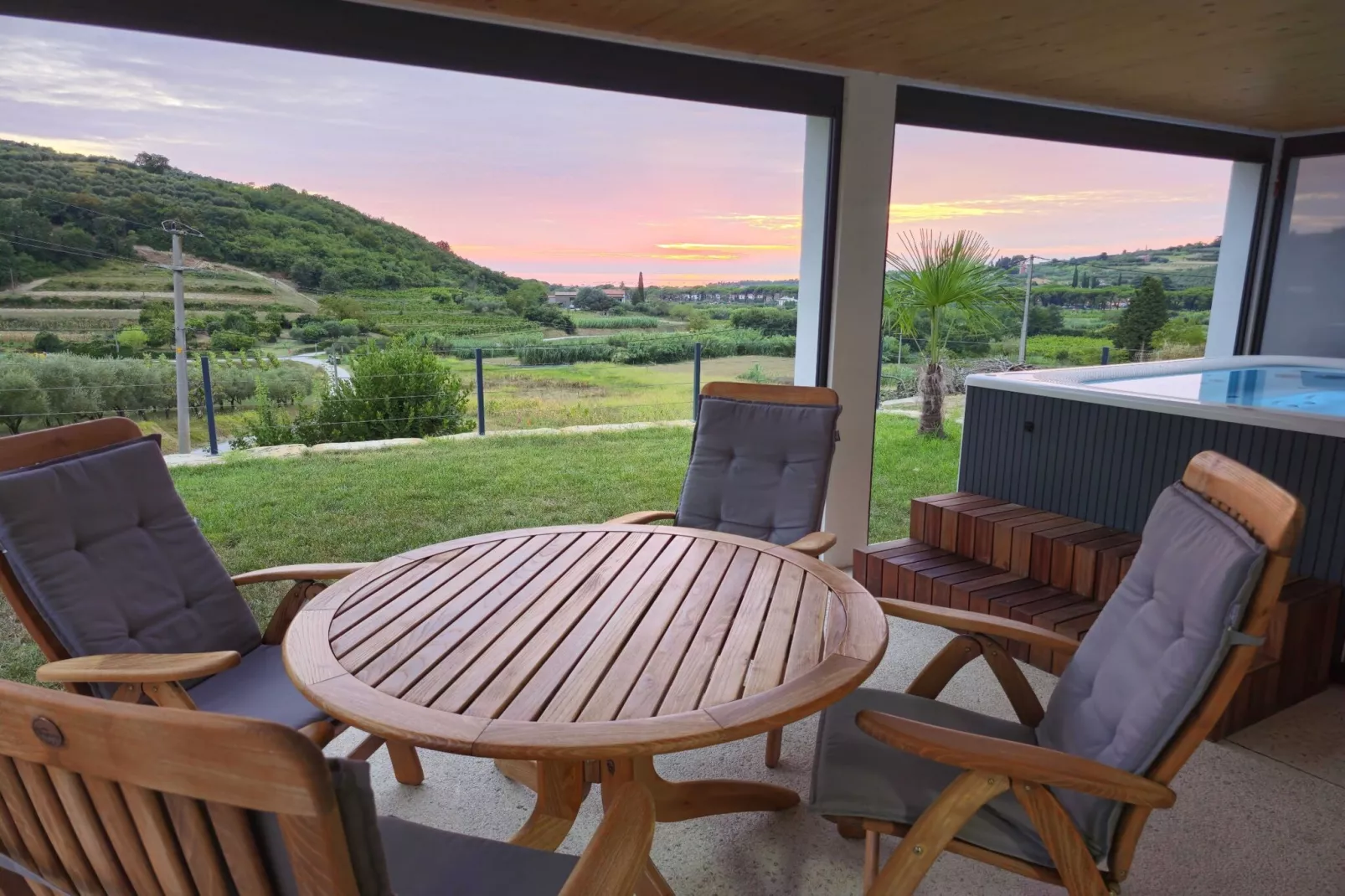 Portoroz Apartment with Sea View and Hot-Tub - One Bedroom Apartment with Sea View and Terrace-Buitenlucht