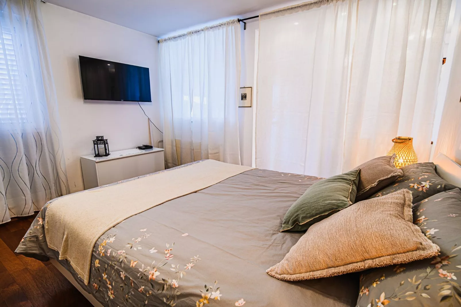 Elegant and Scenic Peaceful Apartments Portoroz - Studio Apartment with Terrace-Slaapkamer