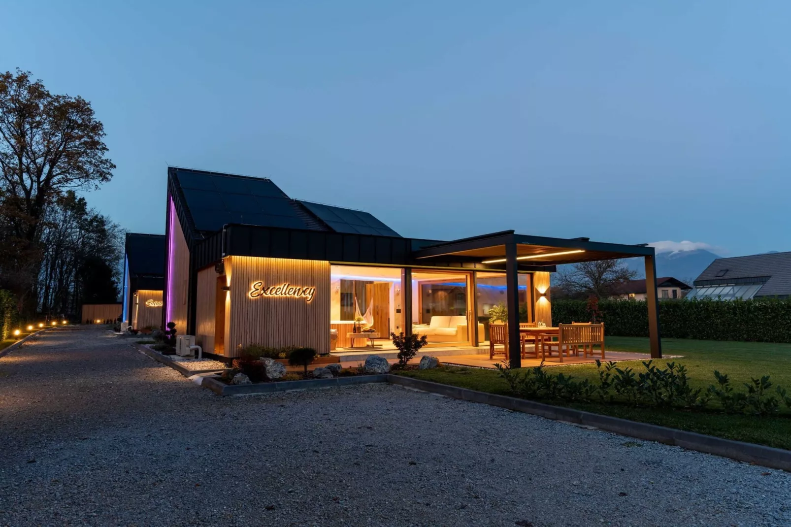 Elegant Warm Bliss Hideaway Escape Lodge - Holiday Home with Hot-Tub and Sauna (owner Excellency)-Buitenlucht