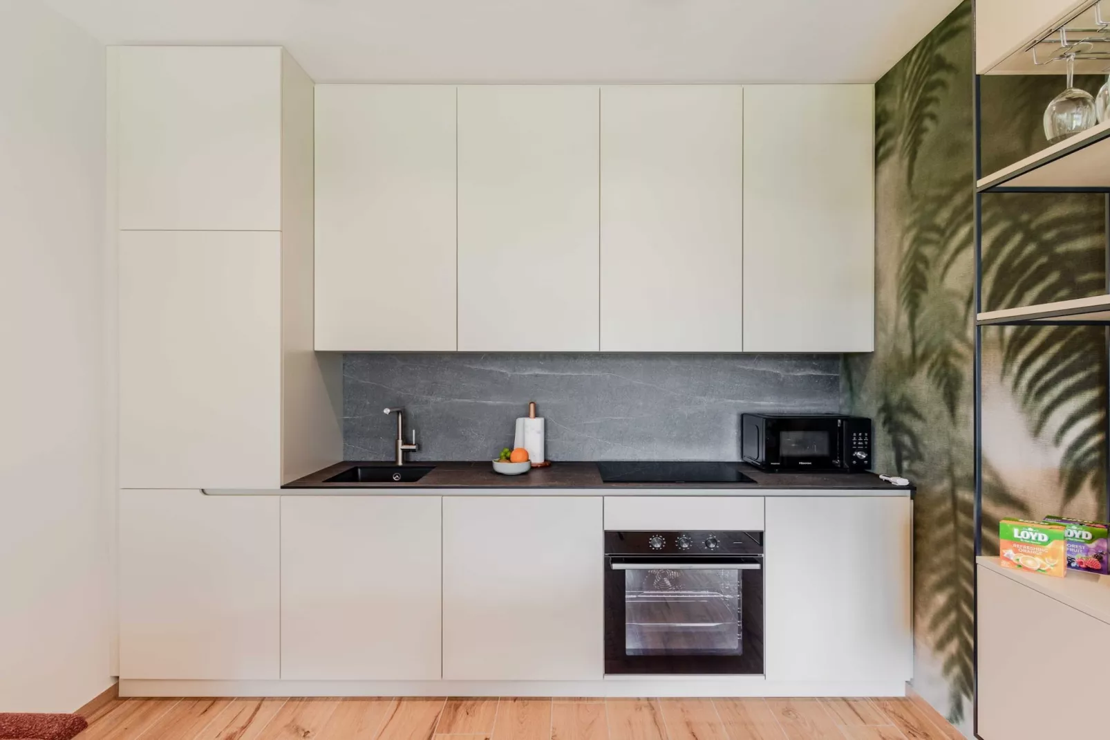 Bovec Chic Apartment with Sauna - One Bedroom Apartment with Balcony-Keuken