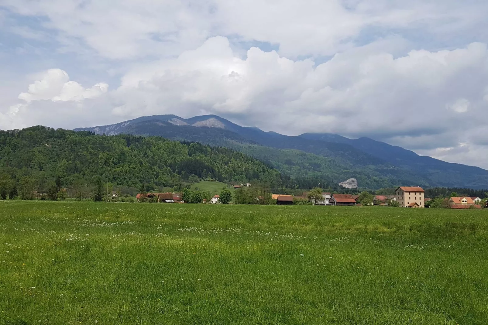 Modern and Peaceful Apartment with Terrace - Two Bedroom Apartment with Terrace-Buitenlucht