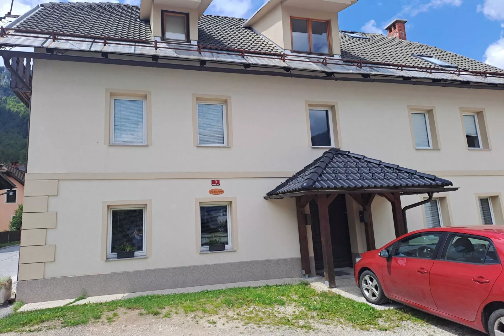 Modern Apartment with Terrace near Kranjska Gora Ski Slope - One Bedroom Apartment with Terrace-Buitenlucht