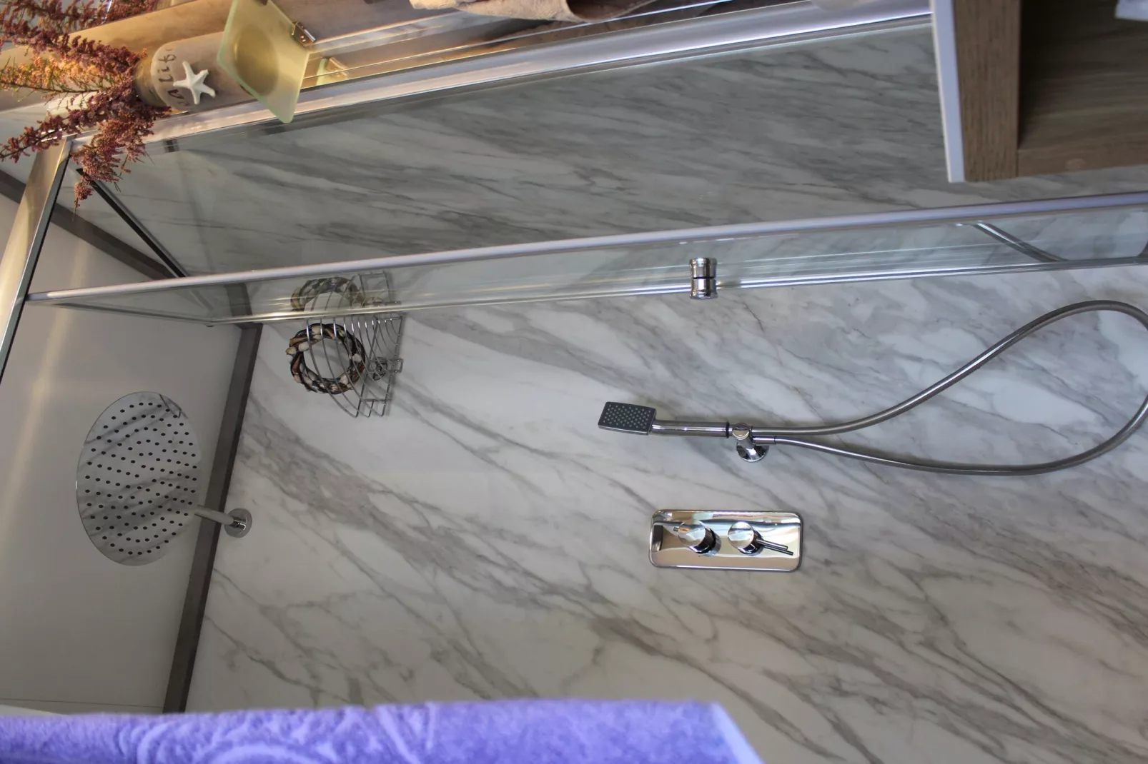 The Seaborn Residence - Two Bedroom Floating House-Badkamer