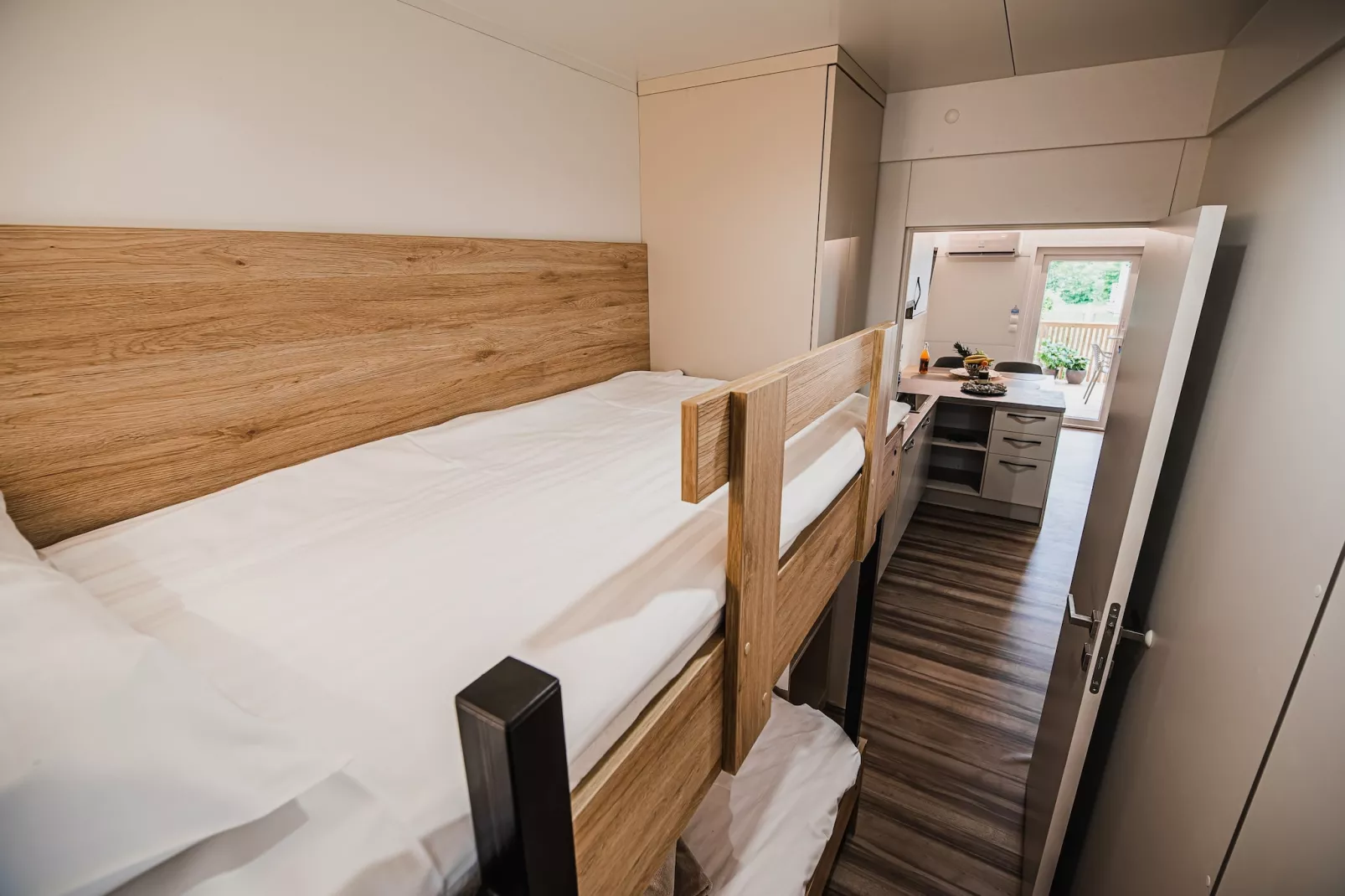 Lake Serenity Premium Mobile Homes with Thermal Riviera Tickets - Three Bedroom Mobile Home 15\/024-Slaapkamer