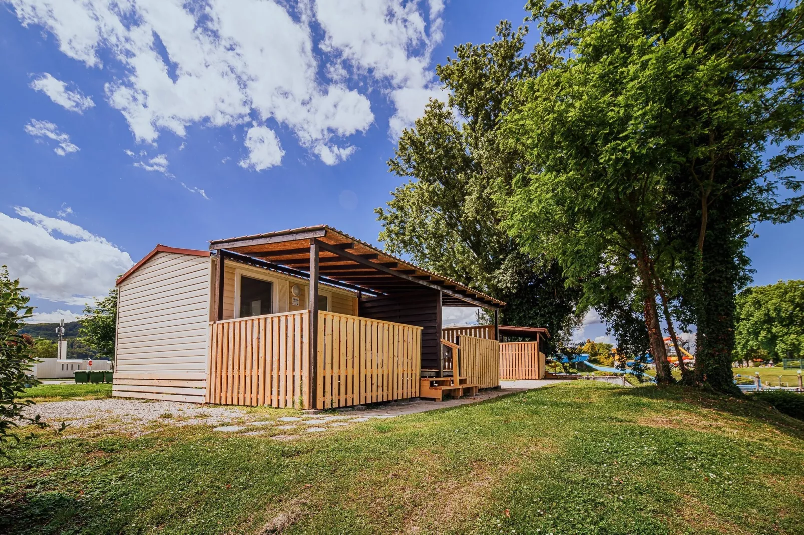 Waterside Retreat Mobile Homes with Thermal Riviera Tickets - One Bedroom Mobile Home with Lake View  (owner 5)-Buitenlucht