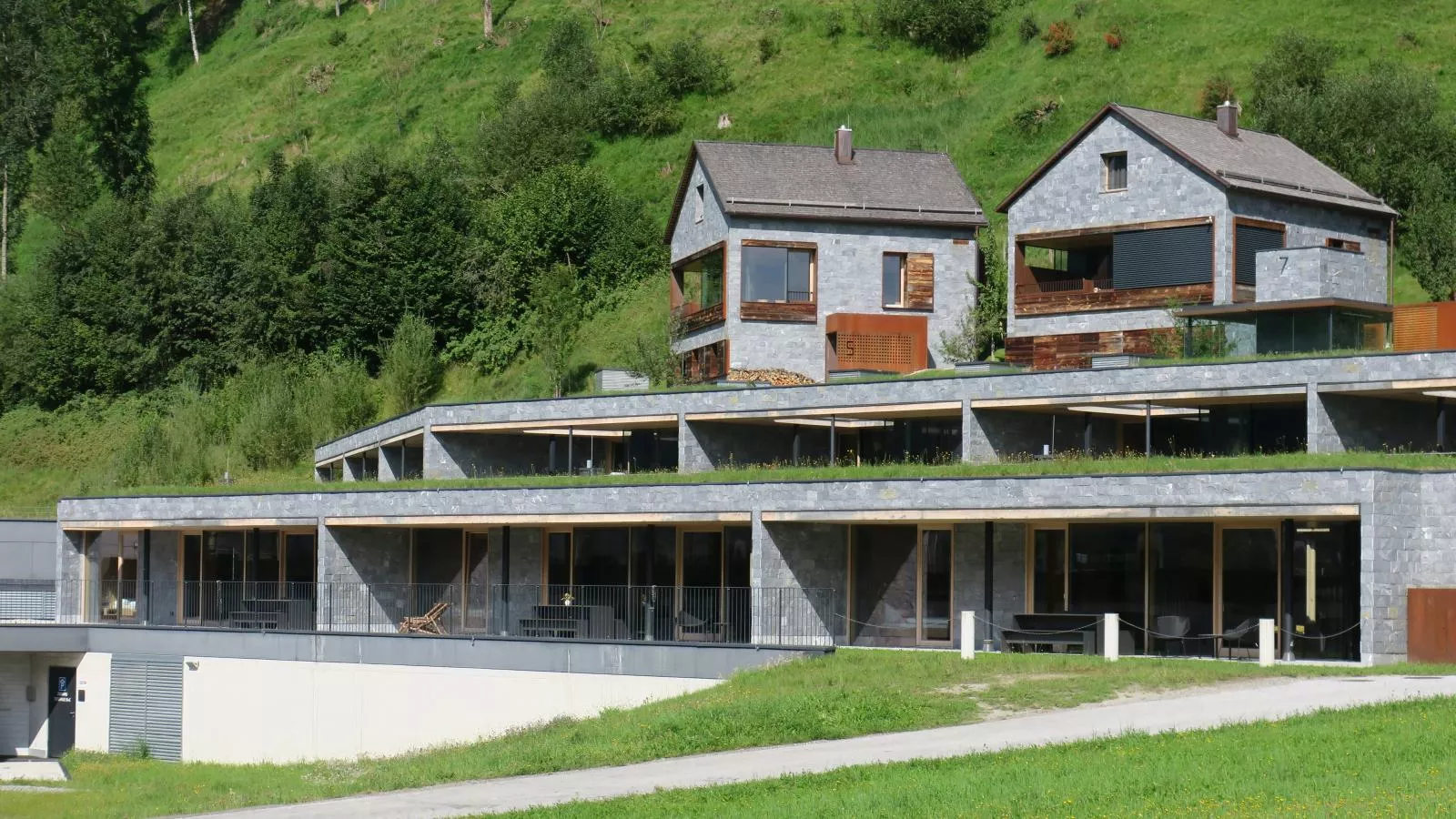 Smaragdresort Gipfelstürmer-Buitenkant zomer