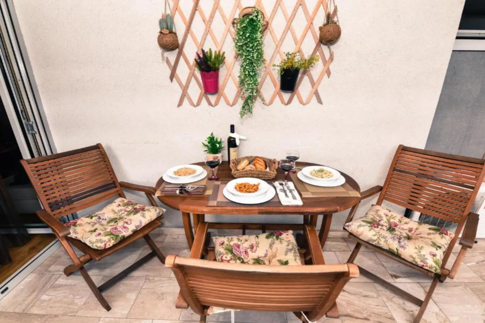 City & Sea Escape Studio Near Budva’s Beaches - Studio Apartment-Terrasbalkon