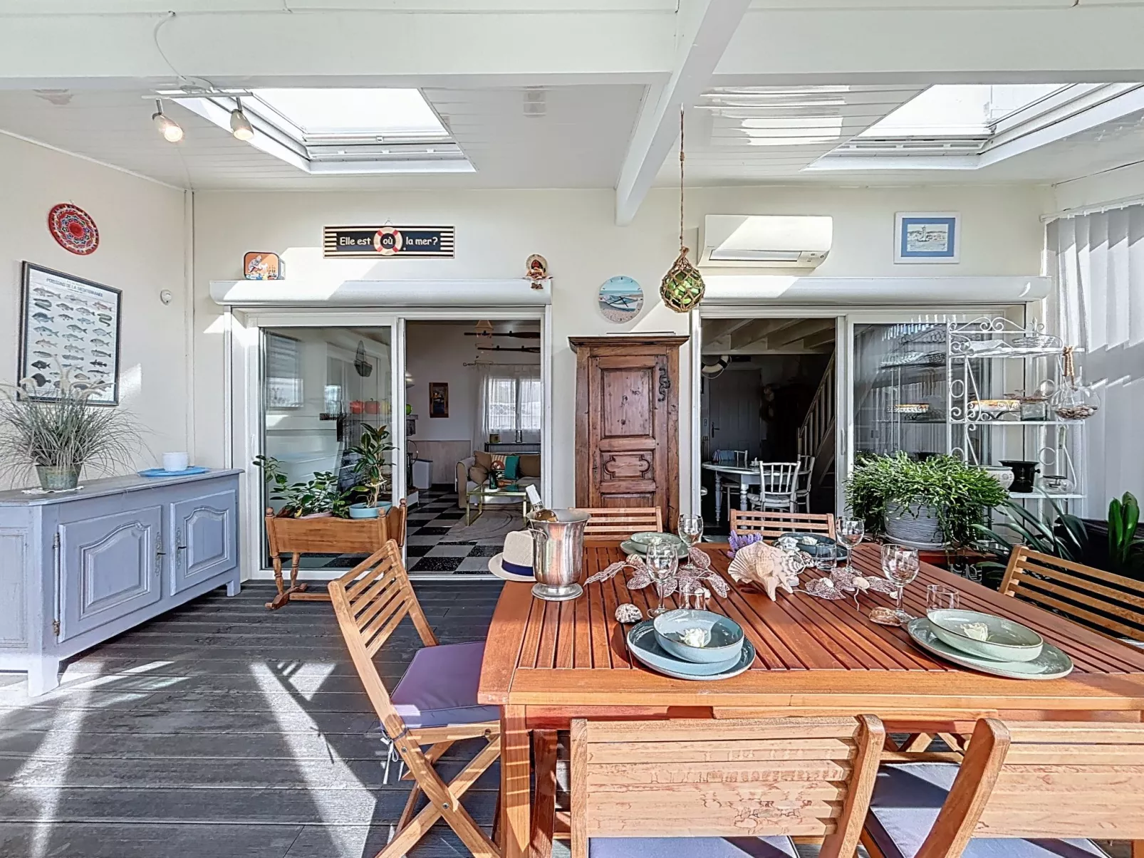 Les cabanes de Pérols-Binnen